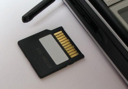 كيف يمكنني التحقق من بطاقة الذاكرة؟
